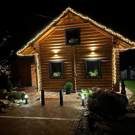Roenk Relax Apartment Miskolc Exterior photo