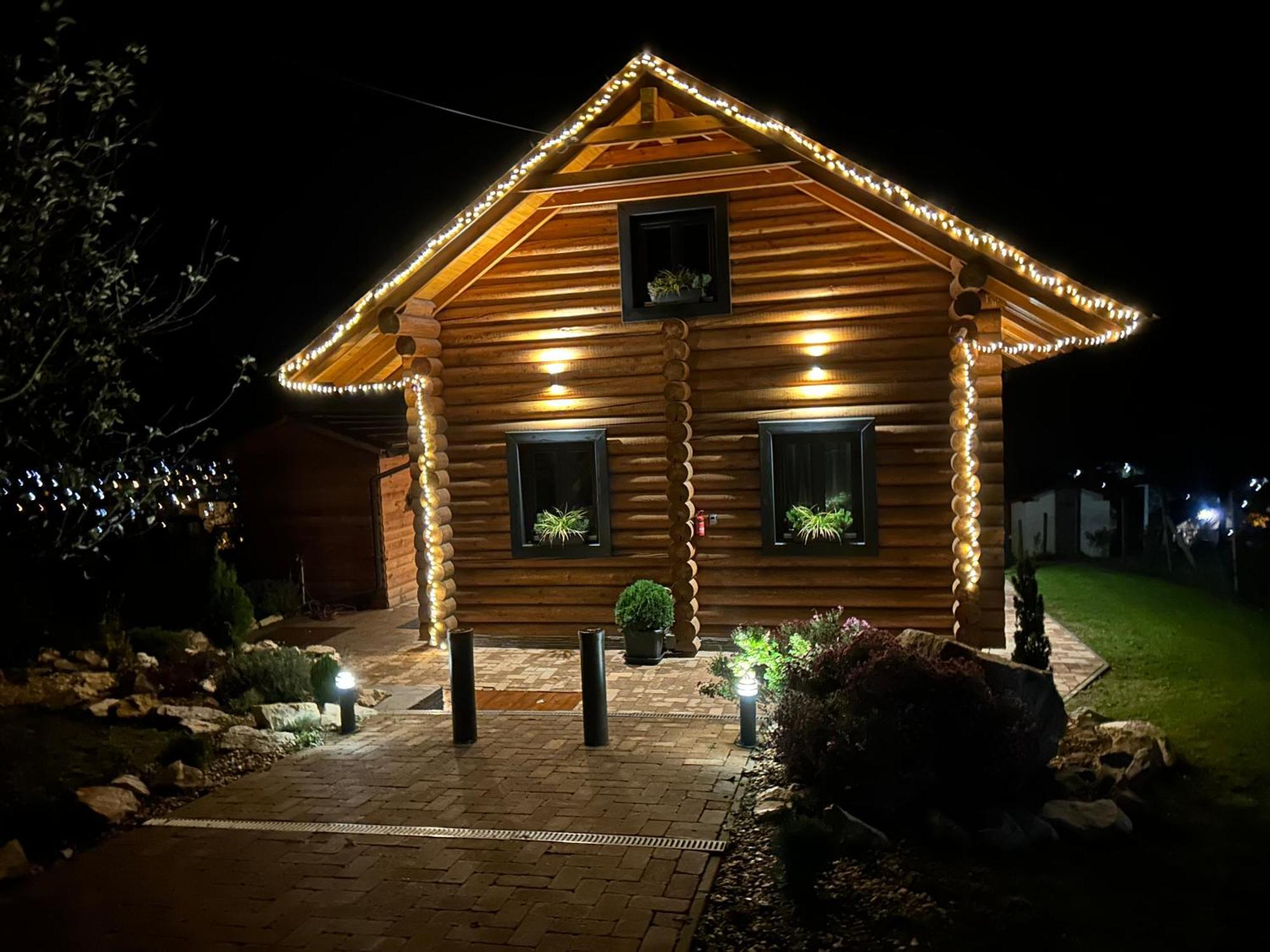 Roenk Relax Apartment Miskolc Exterior photo